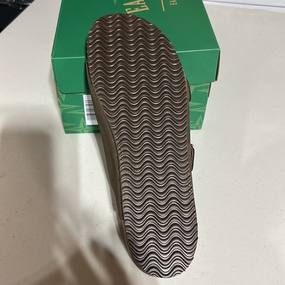 NEW Eastland Men’s Cambridge Sandals Olive Leather Upper NIB - Picture 6 of 10